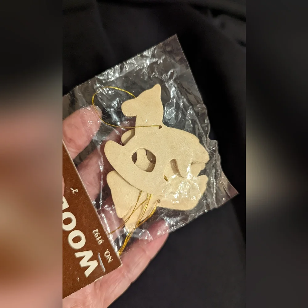 Lot of Christmas unfinished craft wood ornaments - Picture 5 of 8